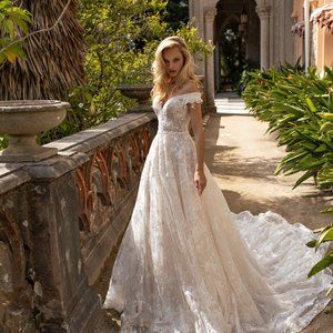 New wedding dress  (Un-Altered)